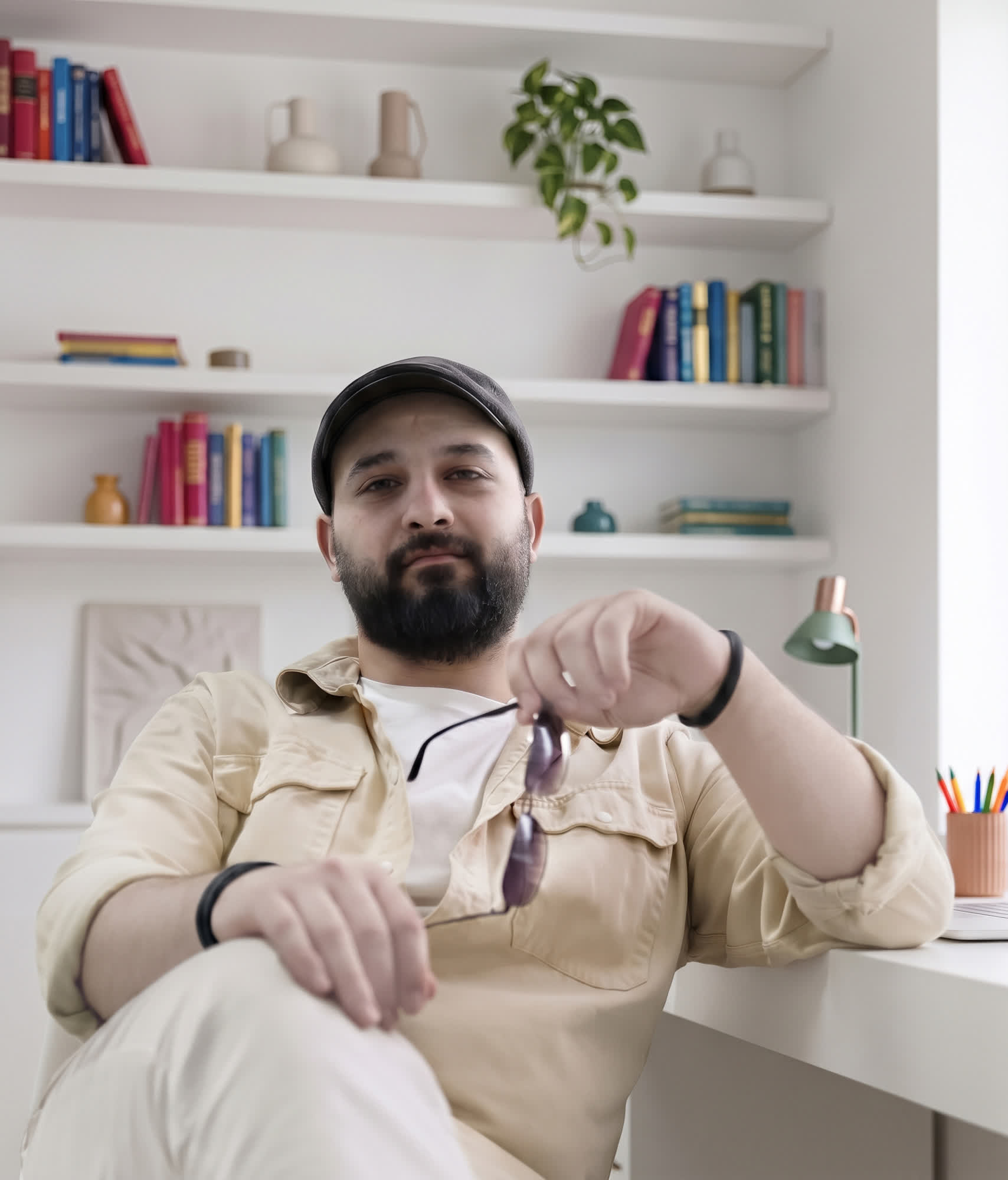 Taha Bostancı — dijital sanatçı, fotoğrafçı ve görsel hikâye anlatıcısı portresi